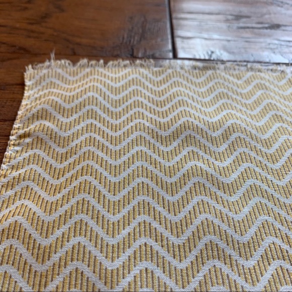 Chevron Patterned Scarf - Picture 4 of 5